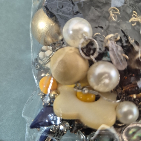 Mystery Craft Jewellry Bag - Picture 4 of 16